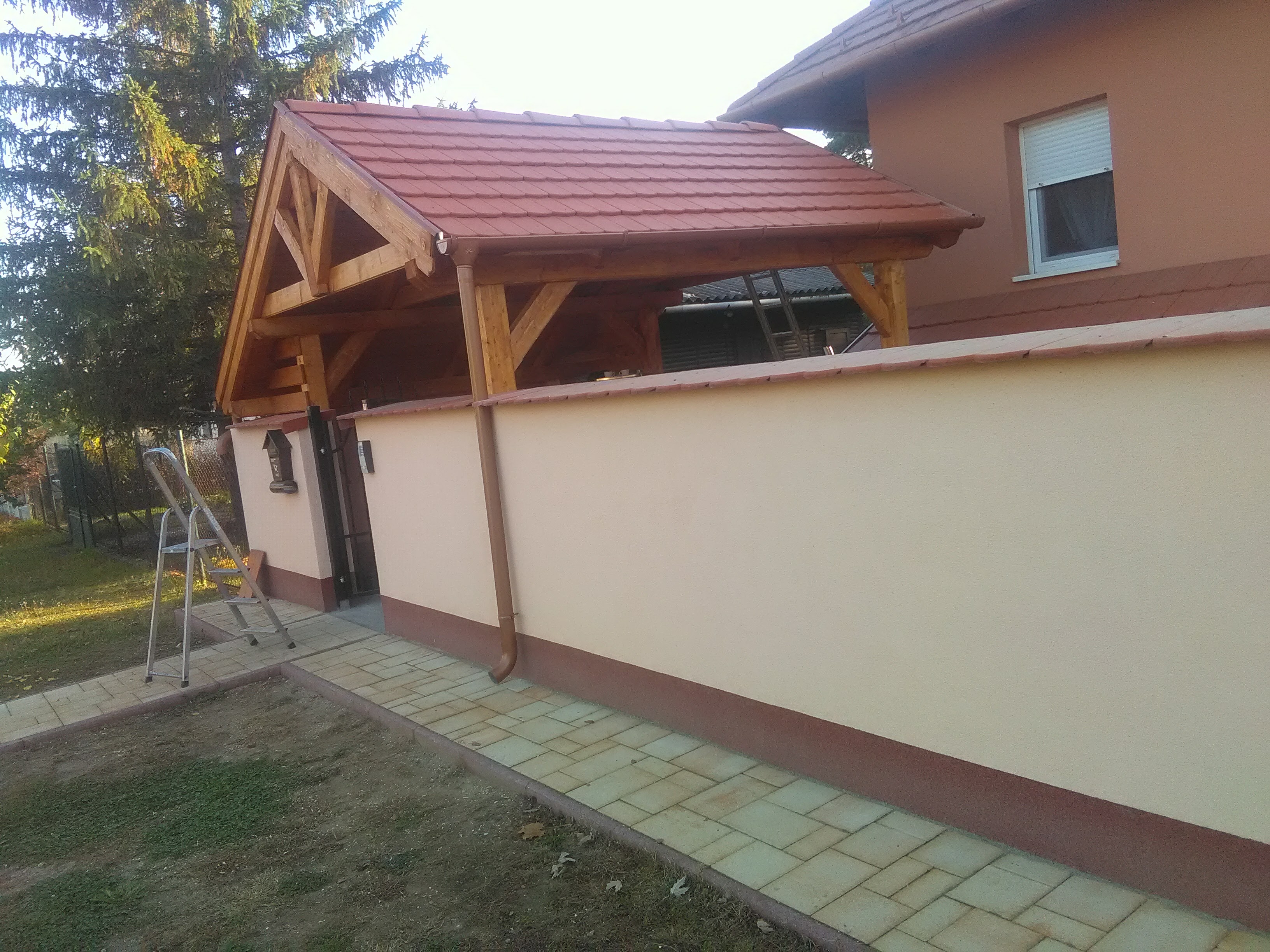 Kocsibeálló építése