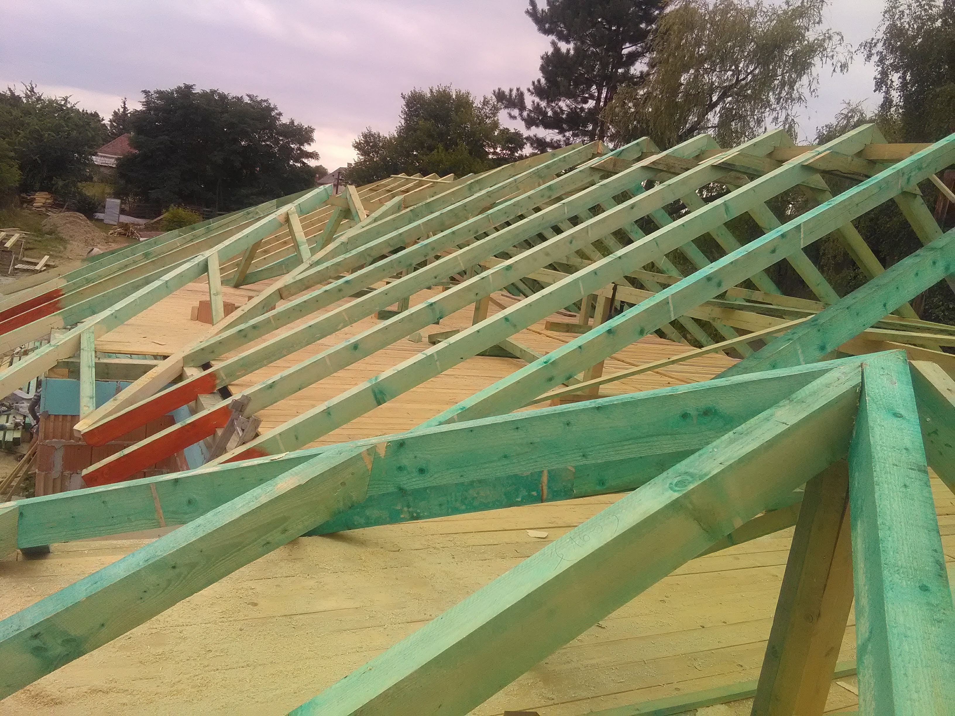 Új tetők szerkezet építése és fedése